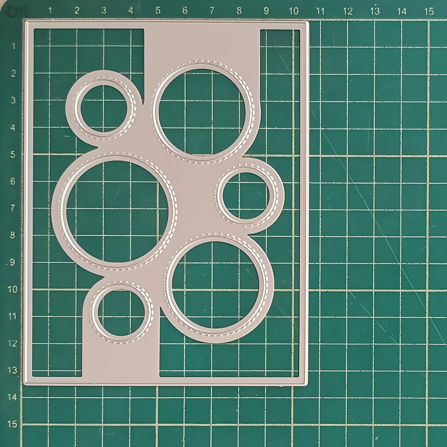 Metal Cutting Die for Scrapbooking - Cut Stencils for DIY Scrapbook Photo Album Decorative Paper Card, Card Making Supplies & Crafting Die Cut (Circular Ring 5.3 x 4.1 in)